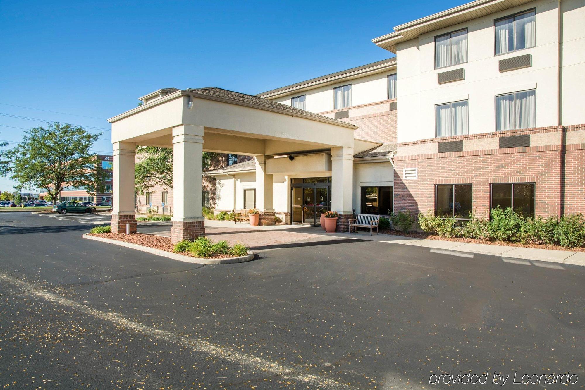 Comfort Inn & Suites West Chester - North Cincinnati Exterior photo