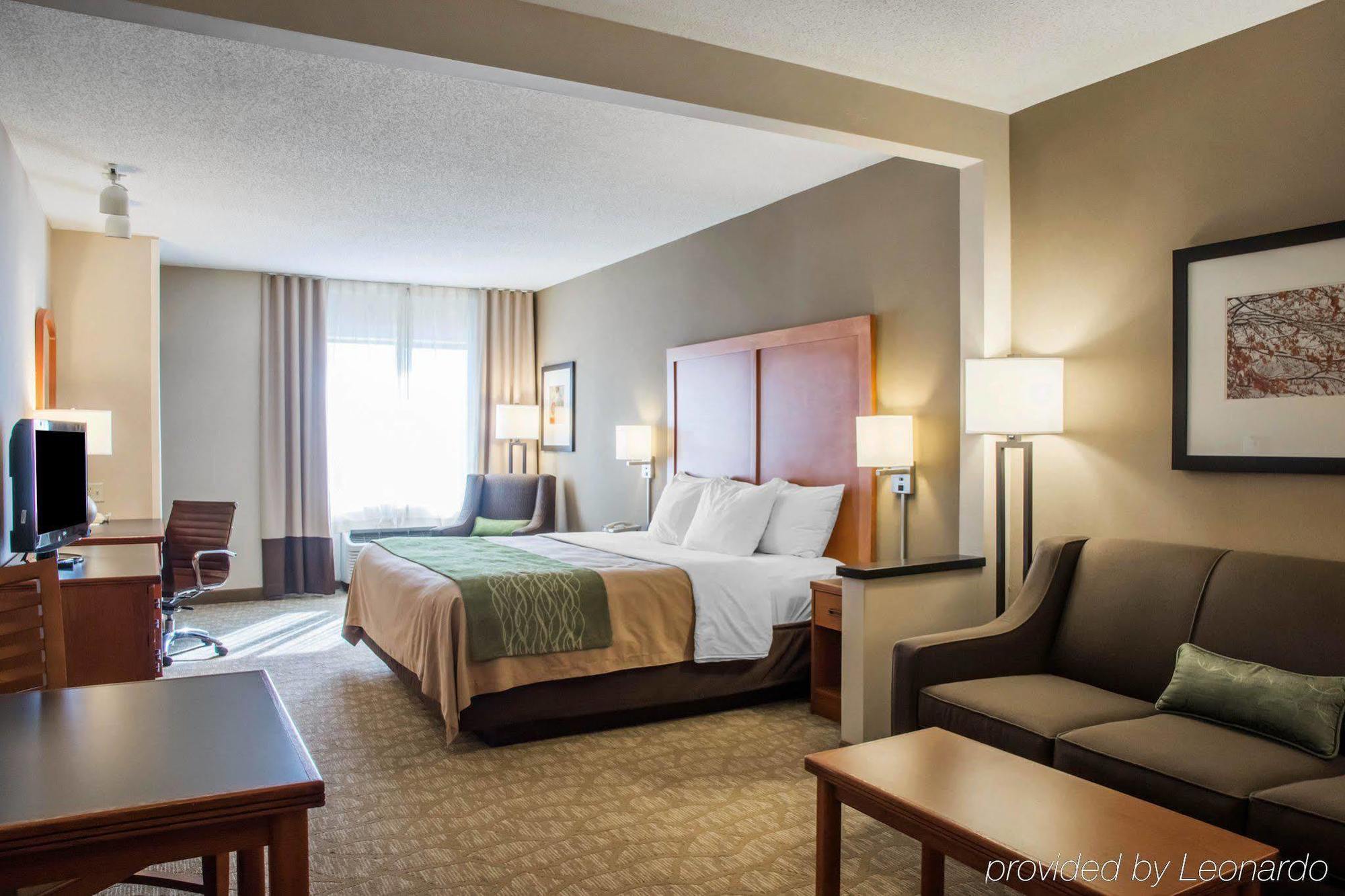 Comfort Inn & Suites West Chester - North Cincinnati Exterior photo